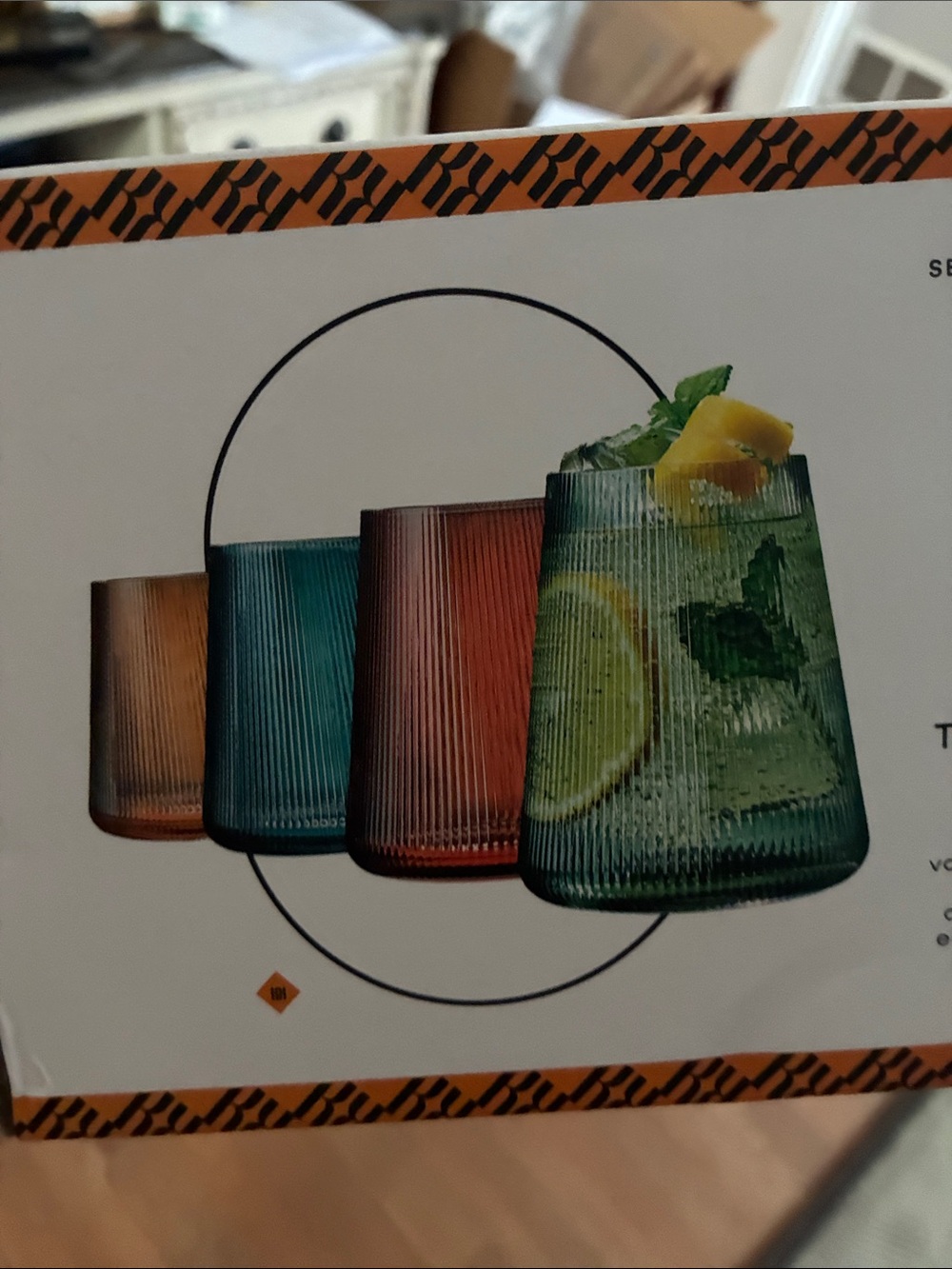 Then set of four new glasses with a set of four matching straws!!! Khen